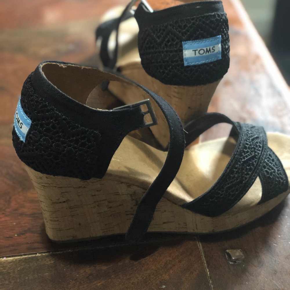 Toms